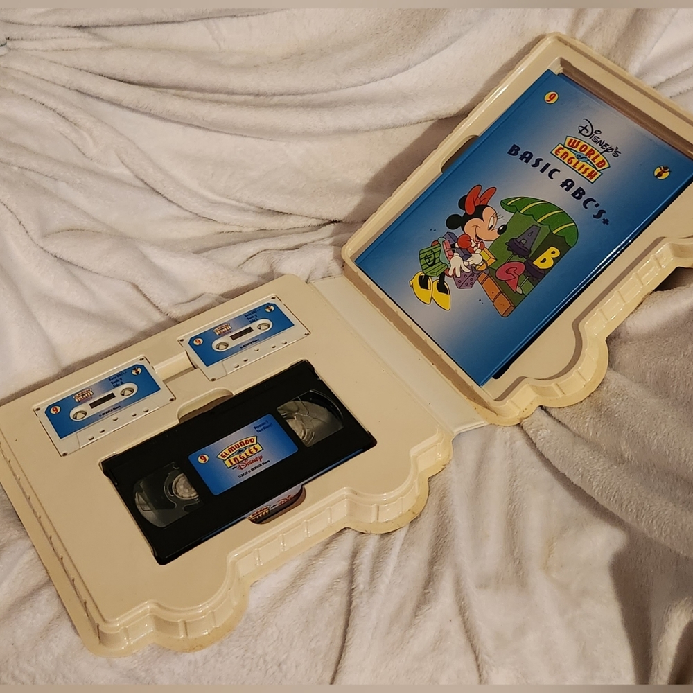 Disneys World of English Videos/Cassettes/For SpanishVintage, collectors